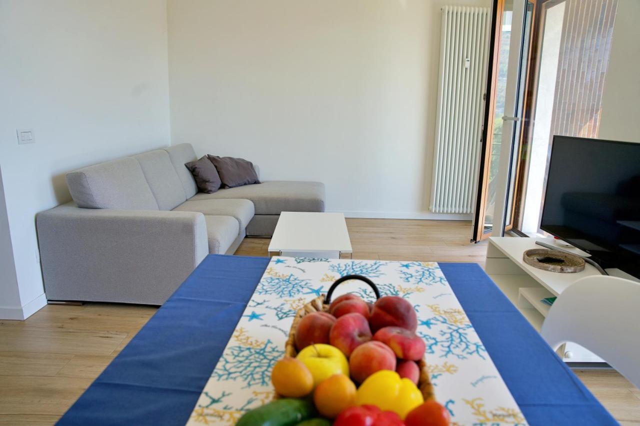 The Blue - Lake / City View Modern Apt Near Villa Olmo โกโม ภายนอก รูปภาพ