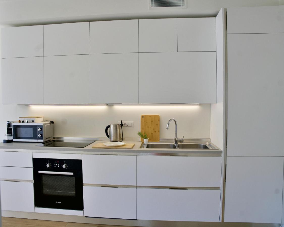 The Blue - Lake / City View Modern Apt Near Villa Olmo โกโม ภายนอก รูปภาพ